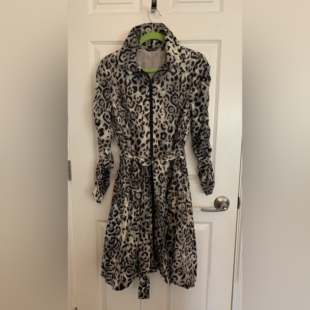 Samuel Dong Leopard Print Jacket with Zip-Up